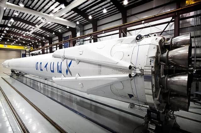 space x in hangar